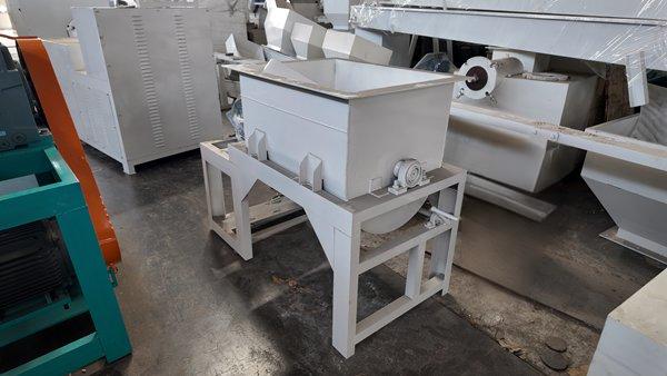 Horizontal soap mixing machine, raw material blender for soap production line in factory