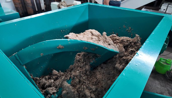 Soap raw material mixing machine working view, blender mixing soap paste inside the tank