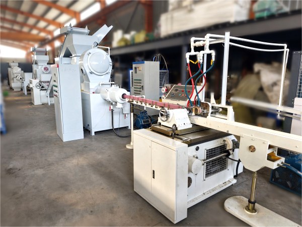 Automatic bar soap production line, vacuum soap plodder with soap cutting and stamping machine extruding red soap bars