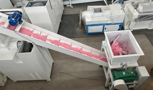 Industrial soap noodle mixing machine, automatic soap mixer with elevator conveyor for solid soap manufacturing