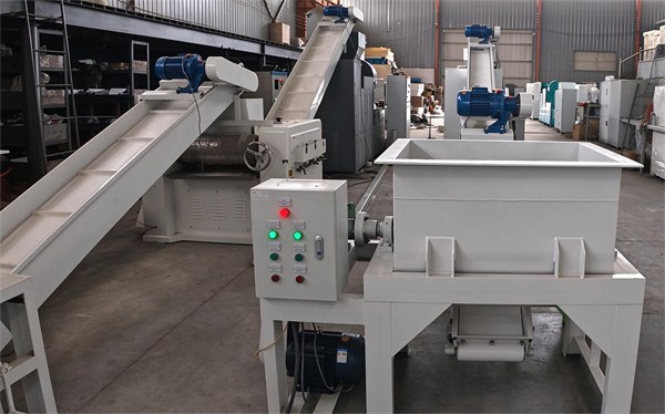 Industrial soap making production line with soap mixer, conveyor elevator and soap refiner machine for laundry bar soap manufacturing