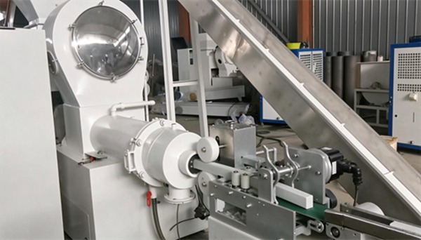 Commercial soap plodder machine, soap noodle extrusion and bar cutting unit in soap manufacturing workshop