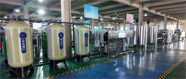 FRP water filter tanks sand filter activated carbon softener for RO water treatment system in factory workshop